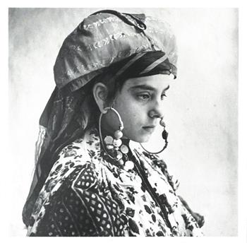 Image de Carte postale Juifs d'Orient - Jeune femme juive en costume du Tafilalet